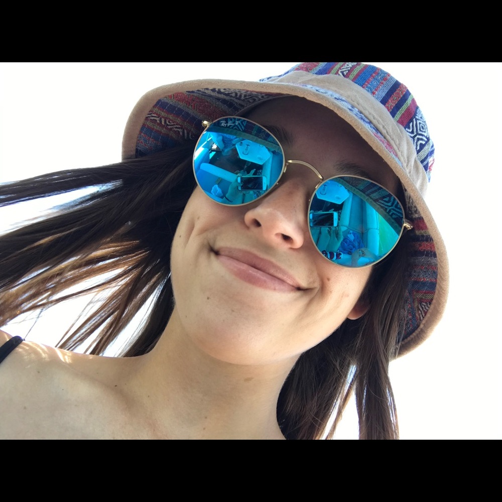 Meet your Posher, Lauren